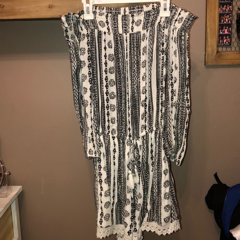 Off the Shoulder Romper - Picture 2 of 4